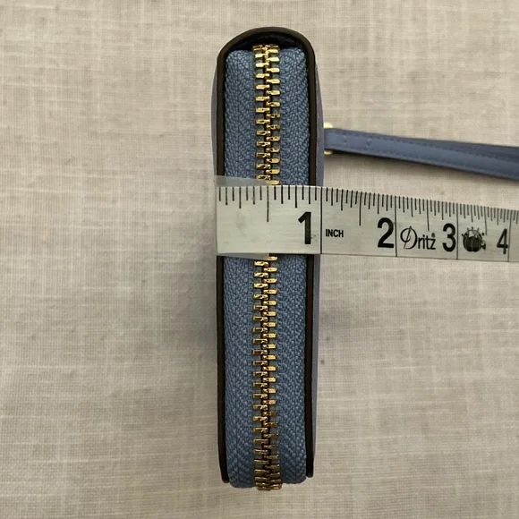 Tory Burch Robinson Leather Continental Wallet Wristlet Passport Organizer NWOT - Picture 4 of 16